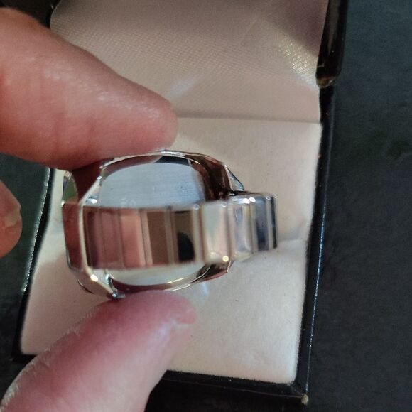 Elegant Silver and Black Zebra Pattern Ring - Picture 4 of 4